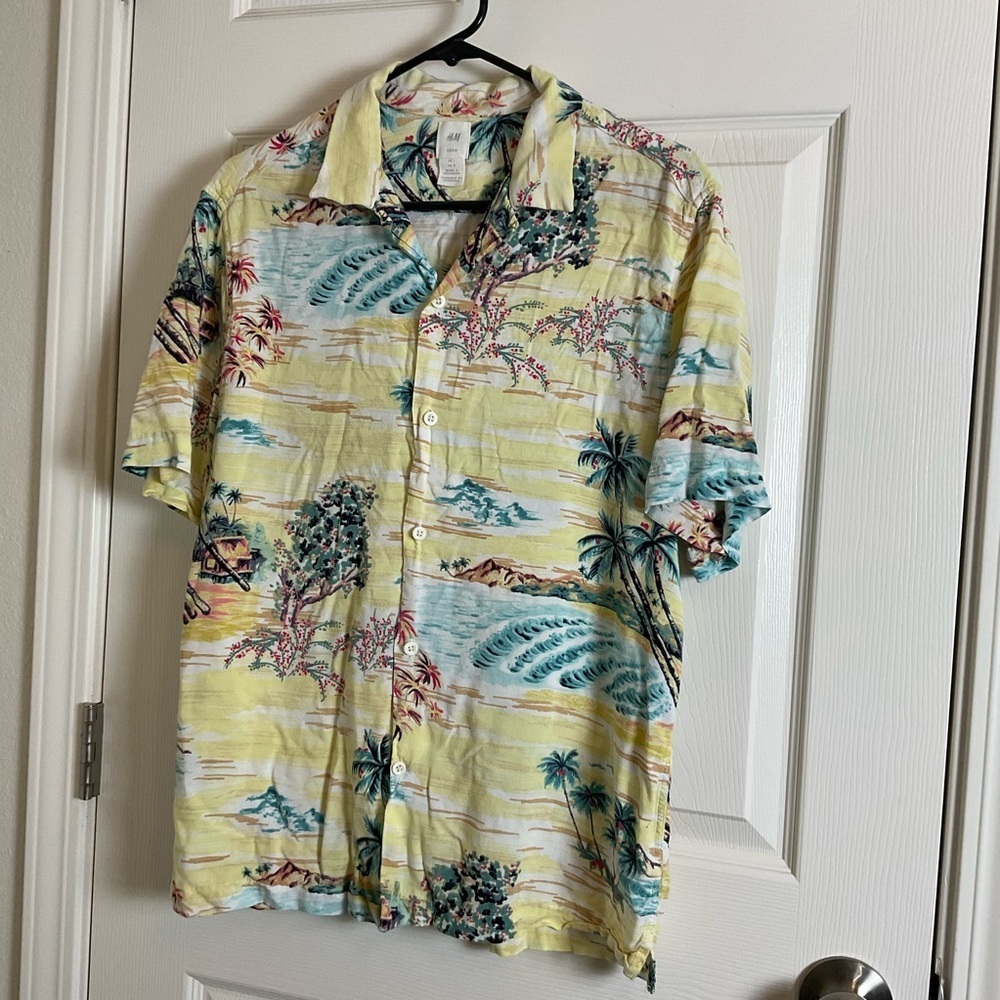 H&M yellow Hawaii shirt Tropical Print Size Large - Picture 2 of 5